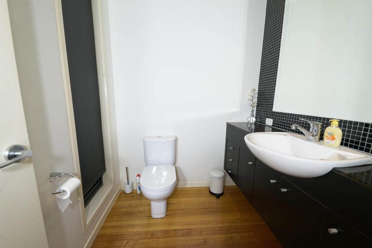 Luxury 7Brm Entire House Lakeview Blackswans Wifi Bbq Resort Point Cook Exterior foto
