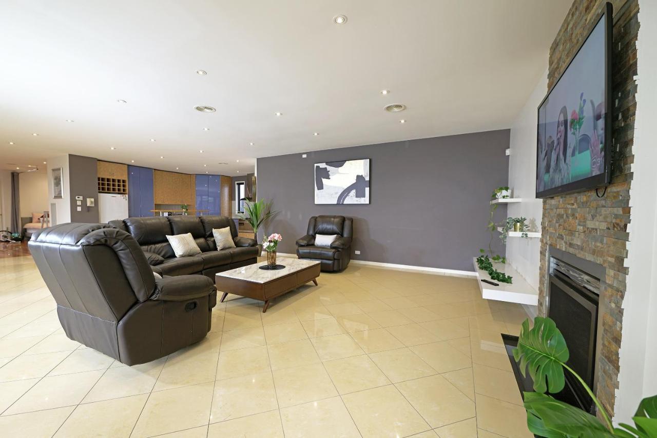 Luxury 7Brm Entire House Lakeview Blackswans Wifi Bbq Resort Point Cook Exterior foto