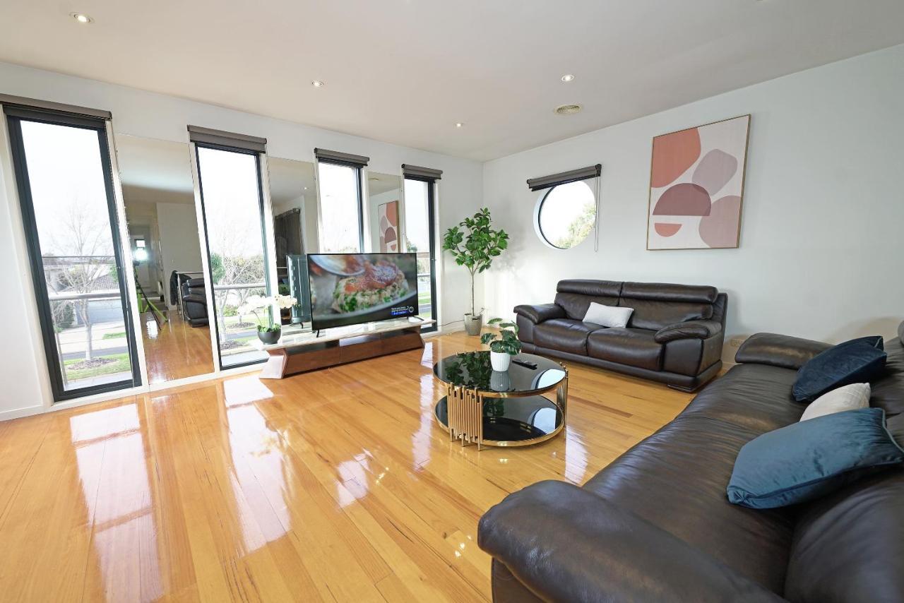 Luxury 7Brm Entire House Lakeview Blackswans Wifi Bbq Resort Point Cook Exterior foto