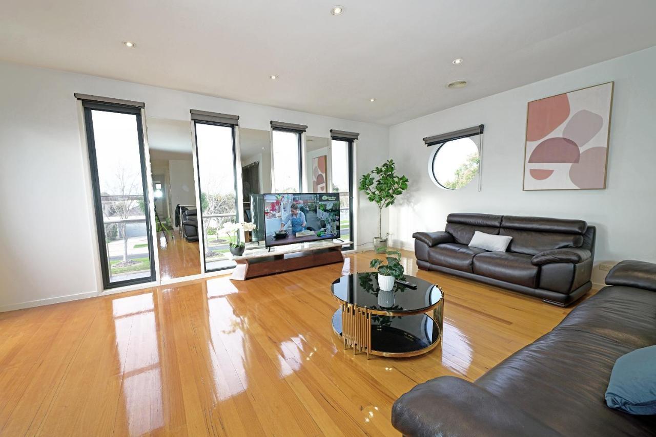 Luxury 7Brm Entire House Lakeview Blackswans Wifi Bbq Resort Point Cook Exterior foto