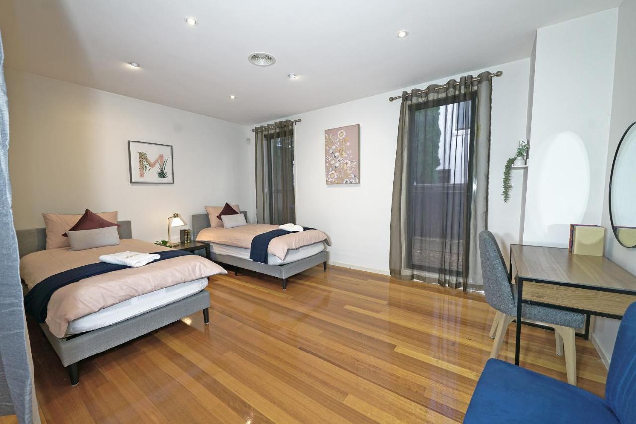 Luxury 7Brm Entire House Lakeview Blackswans Wifi Bbq Resort Point Cook Exterior foto