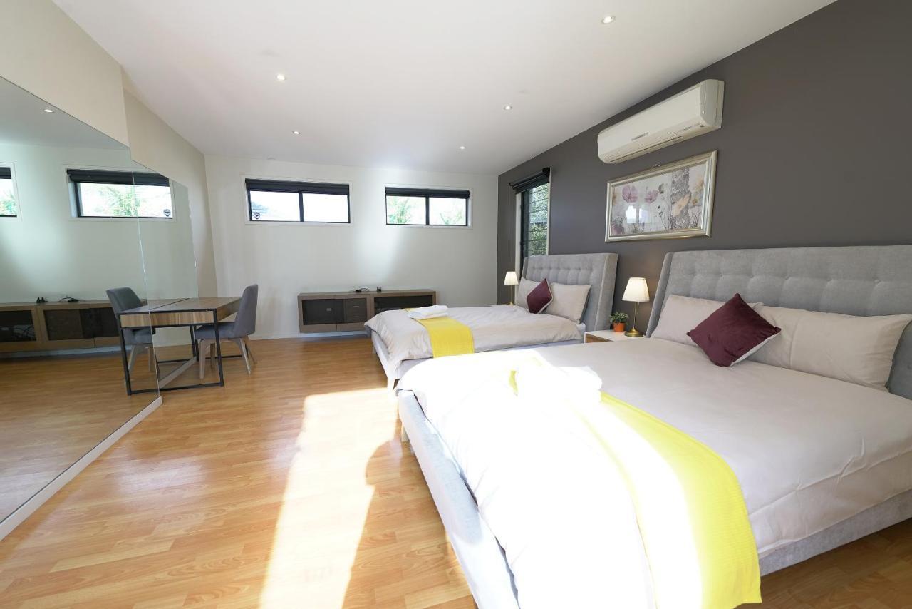 Luxury 7Brm Entire House Lakeview Blackswans Wifi Bbq Resort Point Cook Exterior foto
